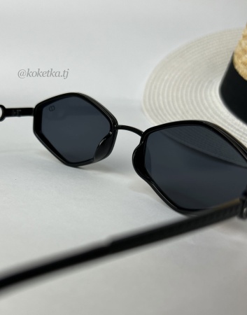 Очки солнцезащитные