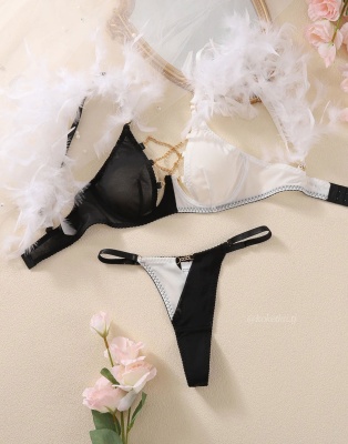 Сексуальный комплект белья с перьями