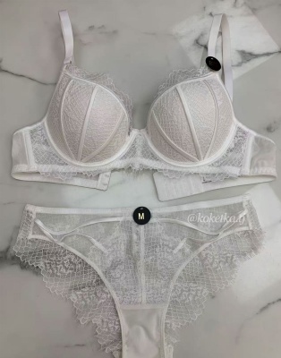 Бюстгальтер с трусиками