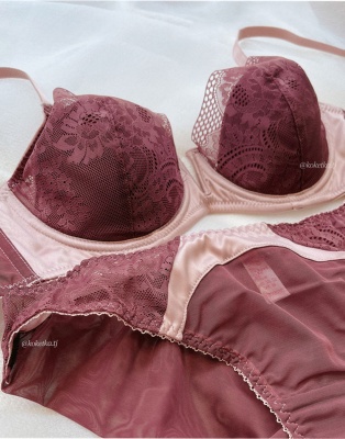 Бюстгальтер с трусиками