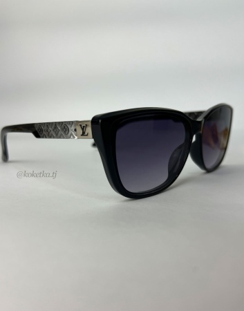 Очки солнцезащитные