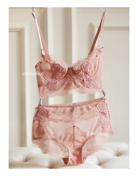 Бюстгальтер с трусиками