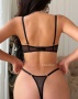 Бюстгальтер с трусиками стринг