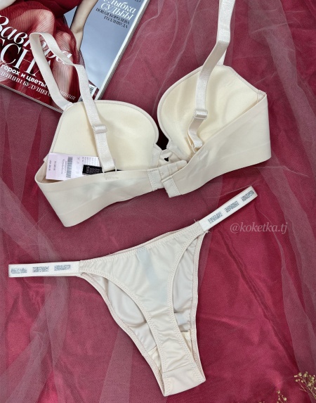 Бюстгальтер с трусиками под Victoria’s Secret