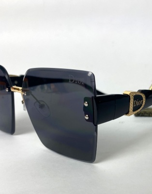 Очки солнцезащитные от Dior