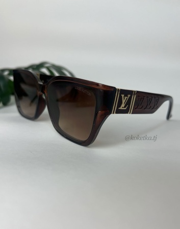 Очки солнцезащитные