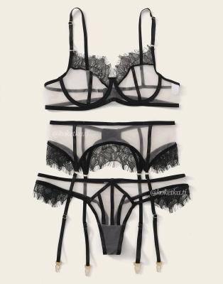 Пикантный комплект с поясом