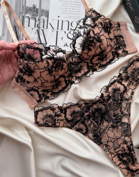 Бюстгальтер с трусиками