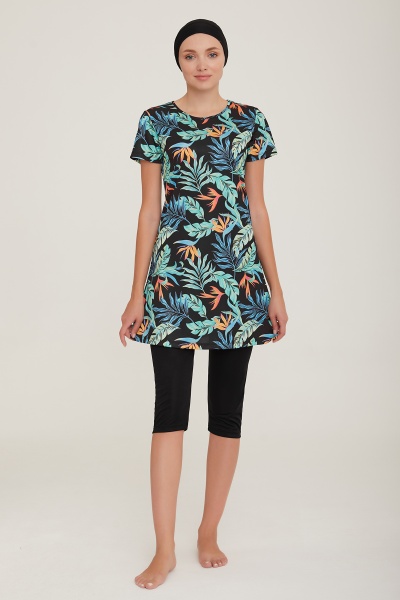 Модный купальник с короткими лосинами