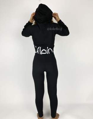 Спортивные лосины и топ Calvin Klein