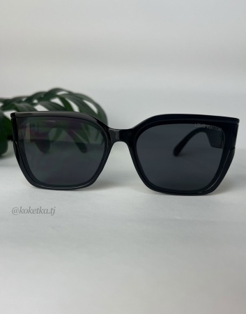 Очки солнцезащитные