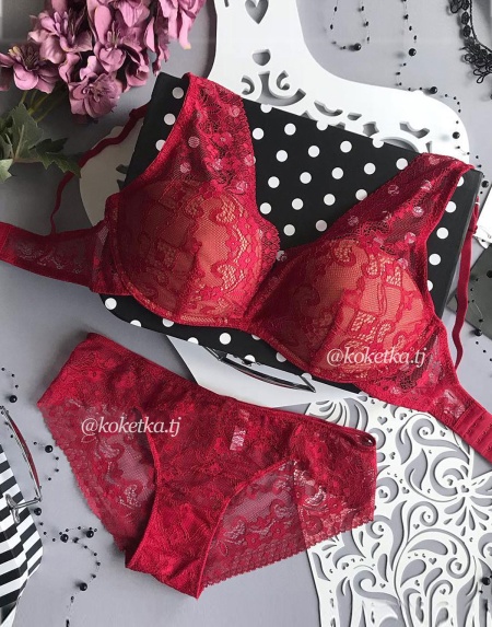 Бюстгальтер с трусиками