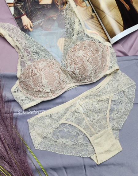 Бюстгальтер с трусиками