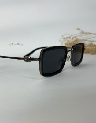 Очки солнцезащитные