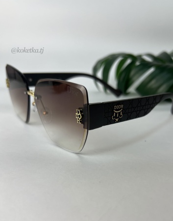 Очки солнцезащитные