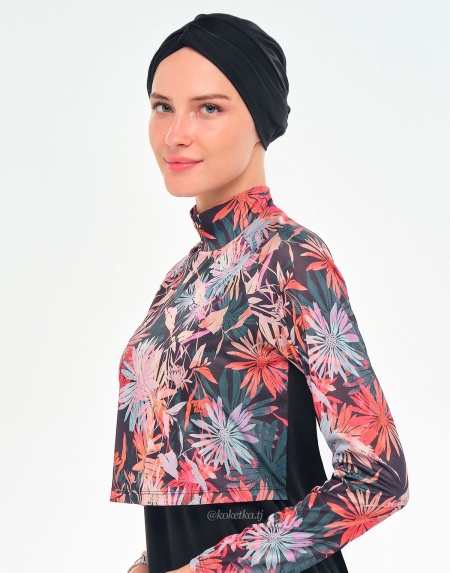 Яркий купальник c лосинами