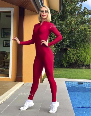 Спортивный комбинезон