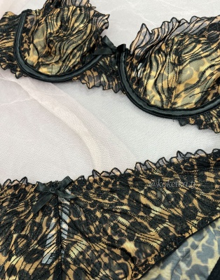 Бюстгальтер с трусиками слип