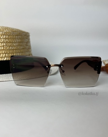 Очки солнцезащитные