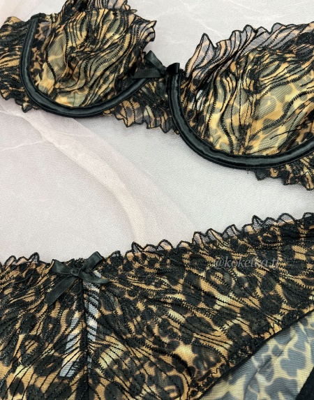 Бюстгальтер с трусиками слип