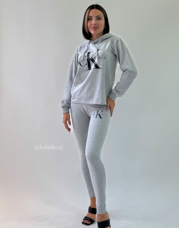 Спортивный топ и лонгслив с капюшоном Calvin Klein