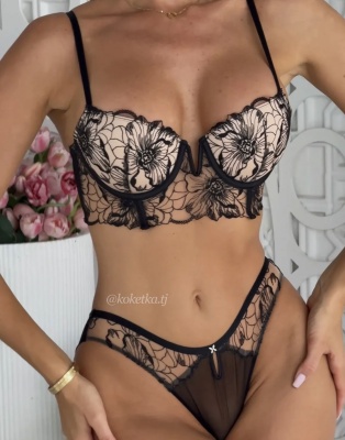 Бюстгальтер с трусиками (пуш-ап)