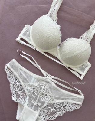 Бюстгальтер с трусиками (пуш-ап)