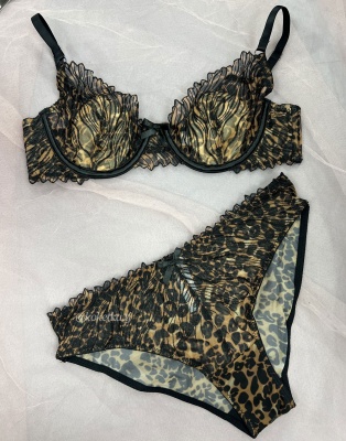 Бюстгальтер с трусиками слип