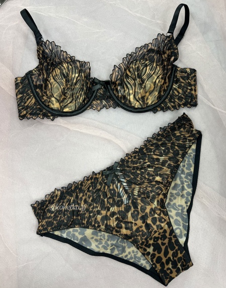 Бюстгальтер с трусиками слип