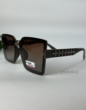Очки солнцезащитные