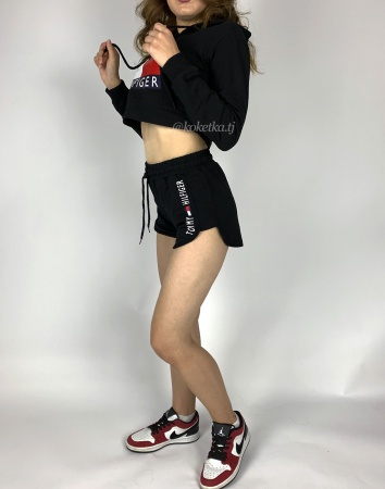 Спортивные шорты и топ Tommy Hilfiger