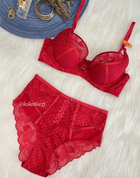 Бюстгальтер с трусиками